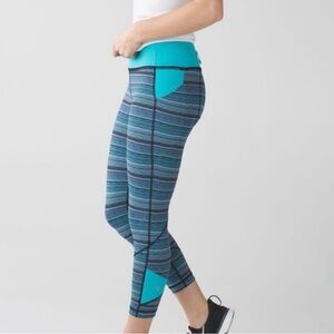 ⚜️ LULULEMON Crop Turquoise Blue Black Stripe Capri Leggings Size 6